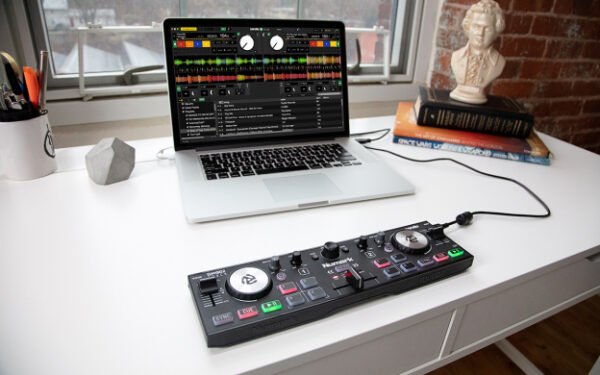 Controlador de DJ con ruedas de desplazamiento táctiles capacitivas - Imagen 3