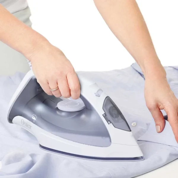 Oster® Plancha de Vapor, Ligera, Fácil de Manejar - Imagen 3