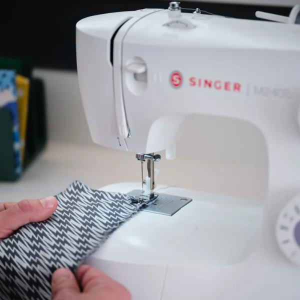 Máquina De Coser SINGER® M2405 - Imagen 5